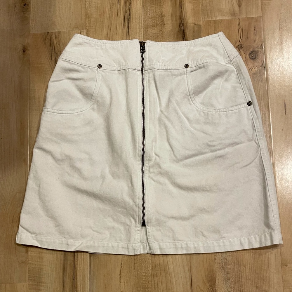 LizWear White Skirt with Front Zipper